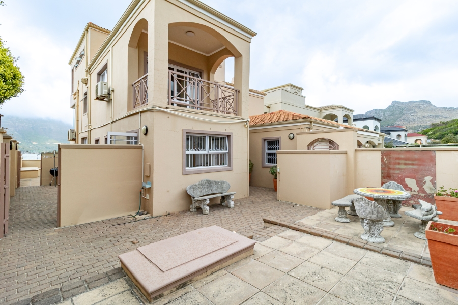 4 Bedroom Property for Sale in Northshore Western Cape